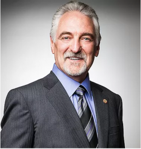 Tien si Ivan Misner.png