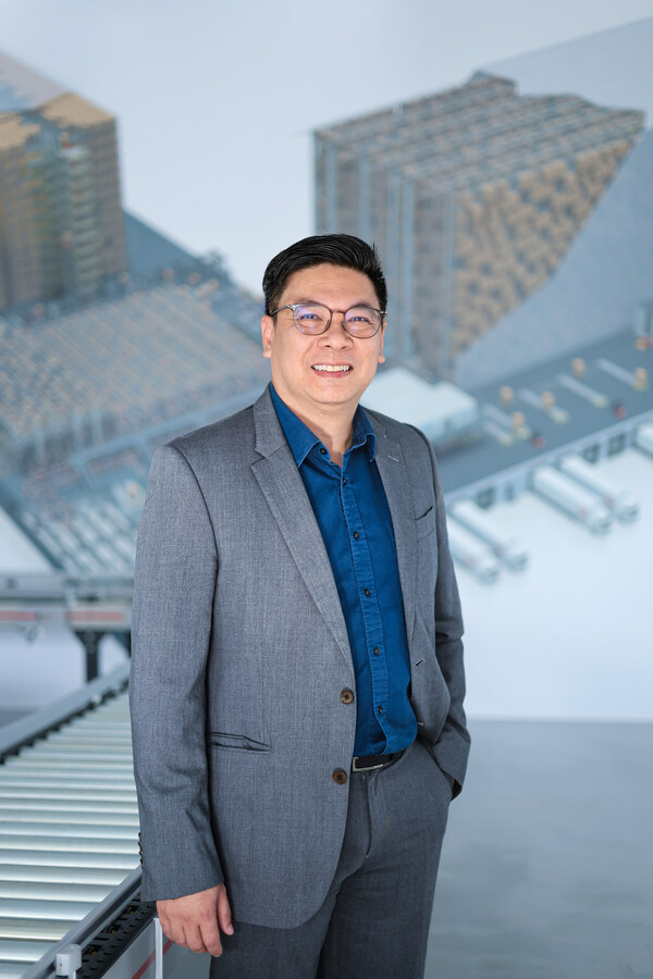 Lee Sze Pinn, Managing Director of Swisslog Southeast Asia